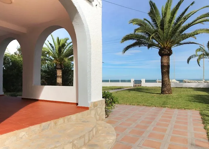 Casa Ained - Beachfront Luxury Villa