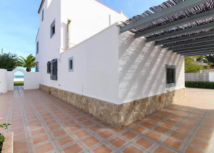 Casa Ained - Beachfront Luxury Villa *